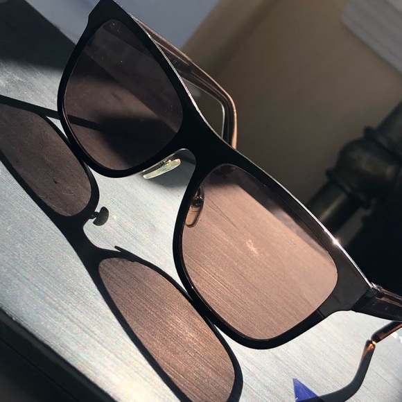 Accessories - Bobbi Brown Sunglasses